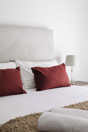 2 chambres, fer et planche à repasser, lit parapluie, Wi-Fi gratuit