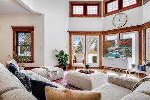 Smart-TV, Kamin, Tischfußball