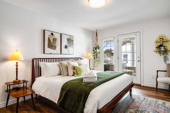 3 bedrooms, iron/ironing board, free WiFi, bed sheets