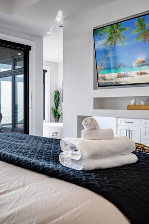 3 makuuhuonetta, silitysrauta/-lauta, ilmainen Wi-Fi, vuodevaatteet