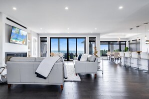 Smart TV, fireplace, offices