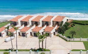 Exterior - Ocean Front Paradise - Immerse yourself in a True Tropical PRIVATE Oasis (Melbourne Beach)