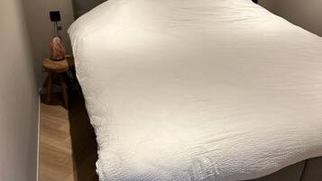 2 slaapkamers, reisbedje, gratis wifi, beddengoed