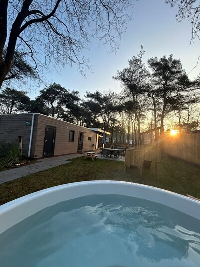 Bos Chalet Hellendoorn with Hot tub