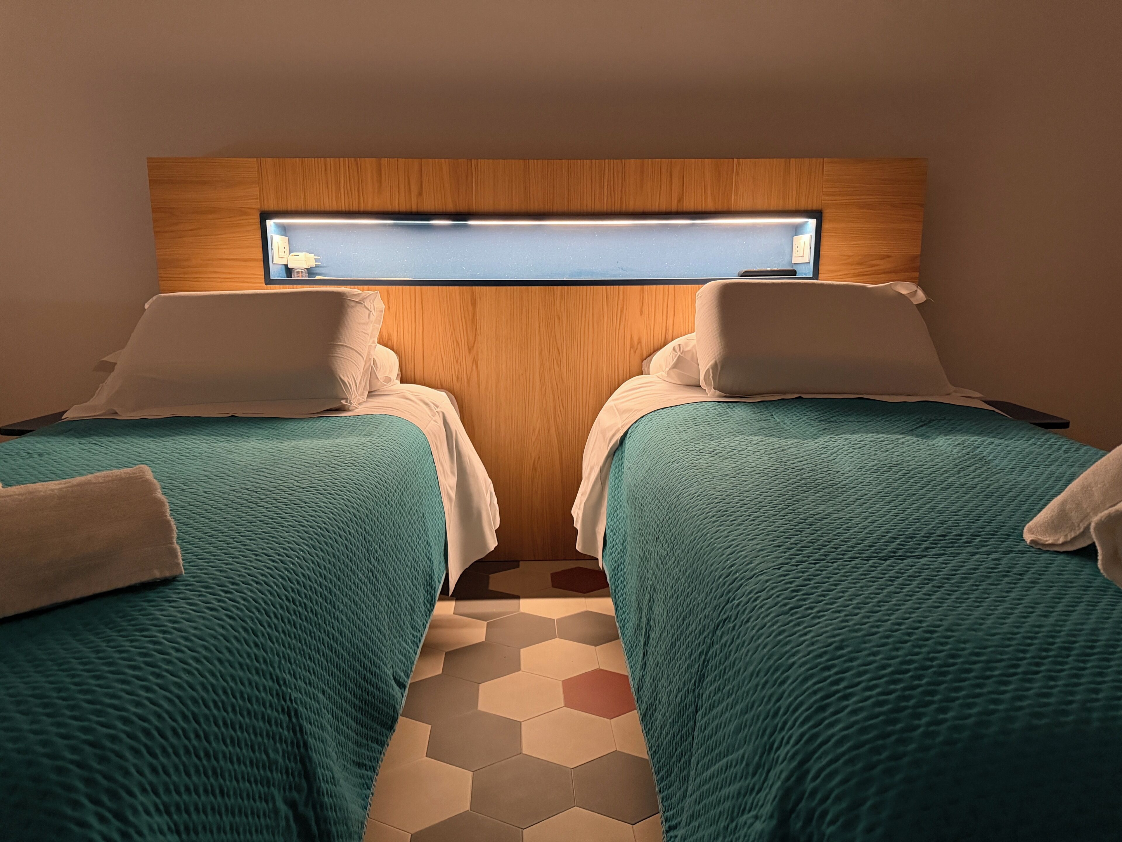 Soundproofing, free WiFi, bed sheets