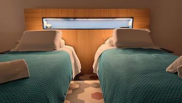 Soundproofing, free WiFi, bed sheets