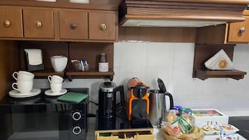 Petit déjeuner complet compris tous les jours