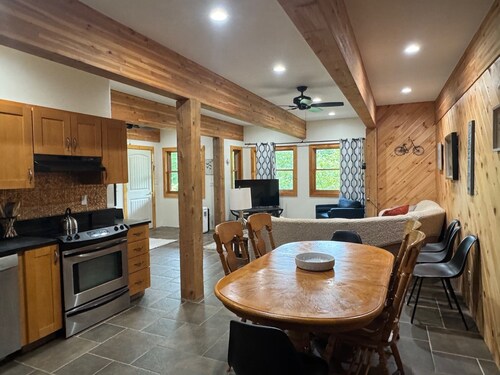 Mountain View 3-bedroom apartment in Carrabassett Valley 10 minutes to Sugarloaf