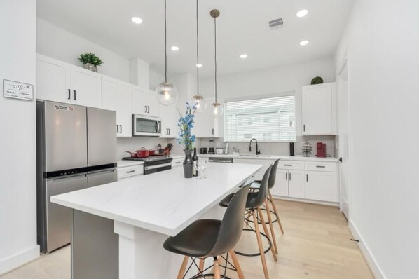 Microwave, oven, stovetop, dishwasher