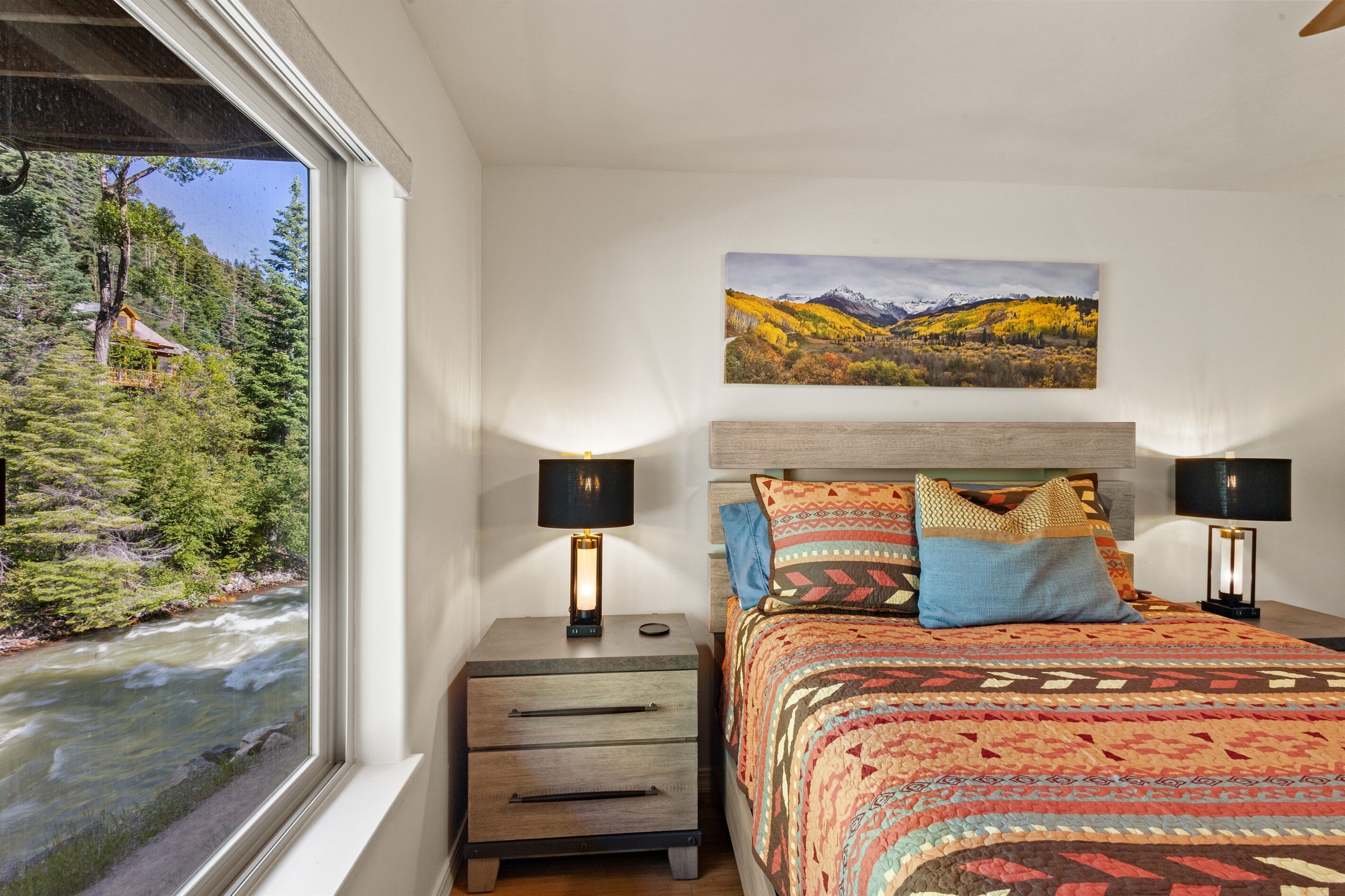 3 bedrooms, iron/ironing board, WiFi (free), bed sheets