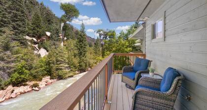 Rivers Edge Retreat | In-Town Townhouse | Sleeps 6