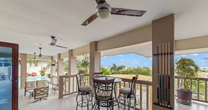 Villa Sophia - Luxury tropical villa with private pool, gym and sea view