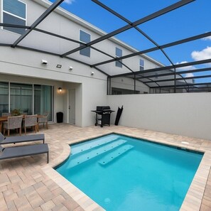 Et oppvarmet basseng