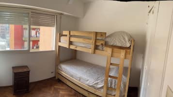 2 bedrooms, WiFi, bed sheets