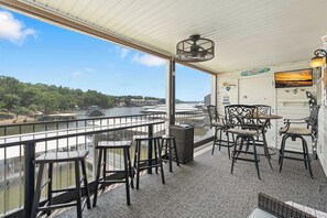 Lägenhet - flera sängar - balkong (LaTiBe Retreat) | Restaurang utomhus