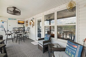 Condo, varias camas, balcón (LaTiBe Retreat) | Restaurante al aire libre