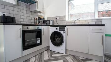 Microondas, horno y parrilla de estufa