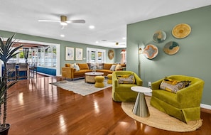 Smart TV - Pickleball-BBall-Bocce-MiniGolf, Pool & Bar Resort (Clearwater)