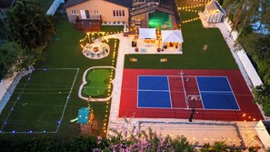 Sports court - Pickleball-BBall-Bocce-MiniGolf, Pool & Bar Resort (Clearwater)