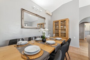 Dining - Villa Rosa - VipVipVillas (Arrecife)
