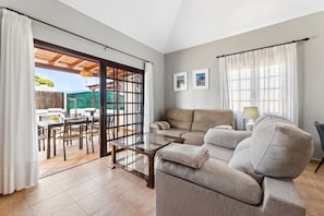 TV - Villa Rosa - VipVipVillas (Arrecife)