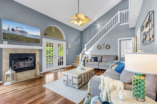 House, Multiple Beds, Balcony (Shore Thing) | Living area | 55-inch flat-screen TV with digital channels, fireplace