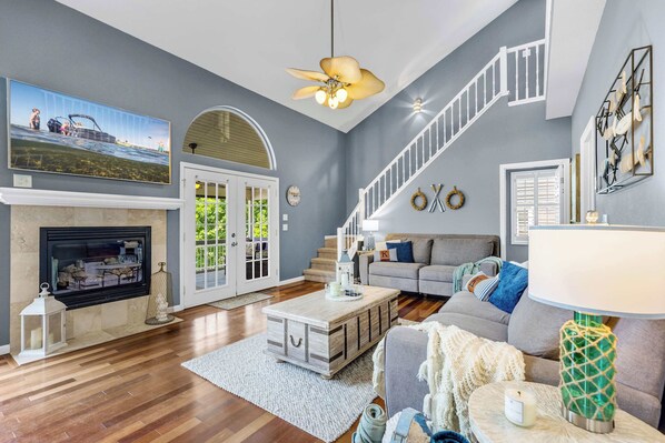 House, Multiple Beds, Balcony (Shore Thing) | Living area