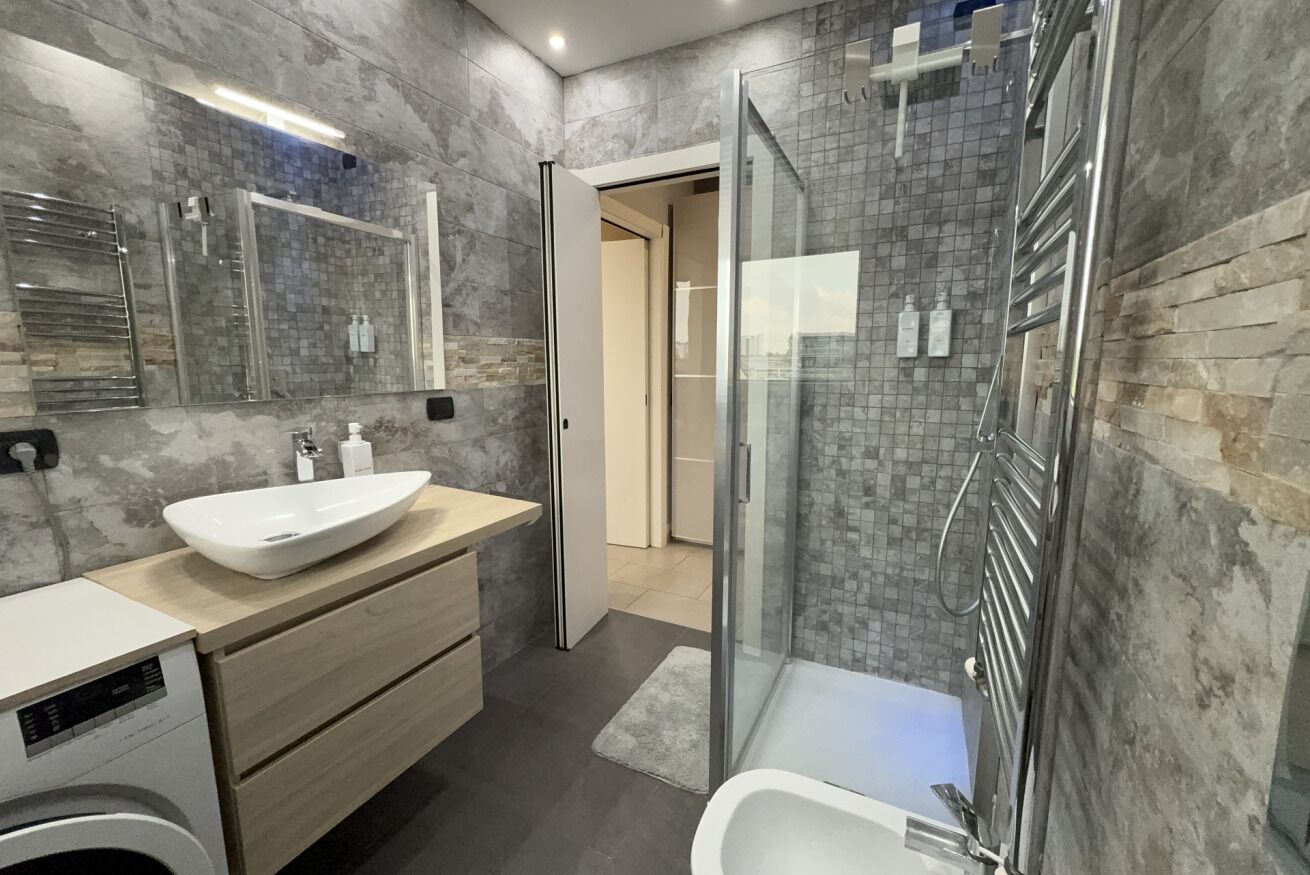 Bruser, bidet, håndklæder