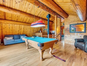 Games room - Deer Show Cabin + Pool Table (Twain Harte)