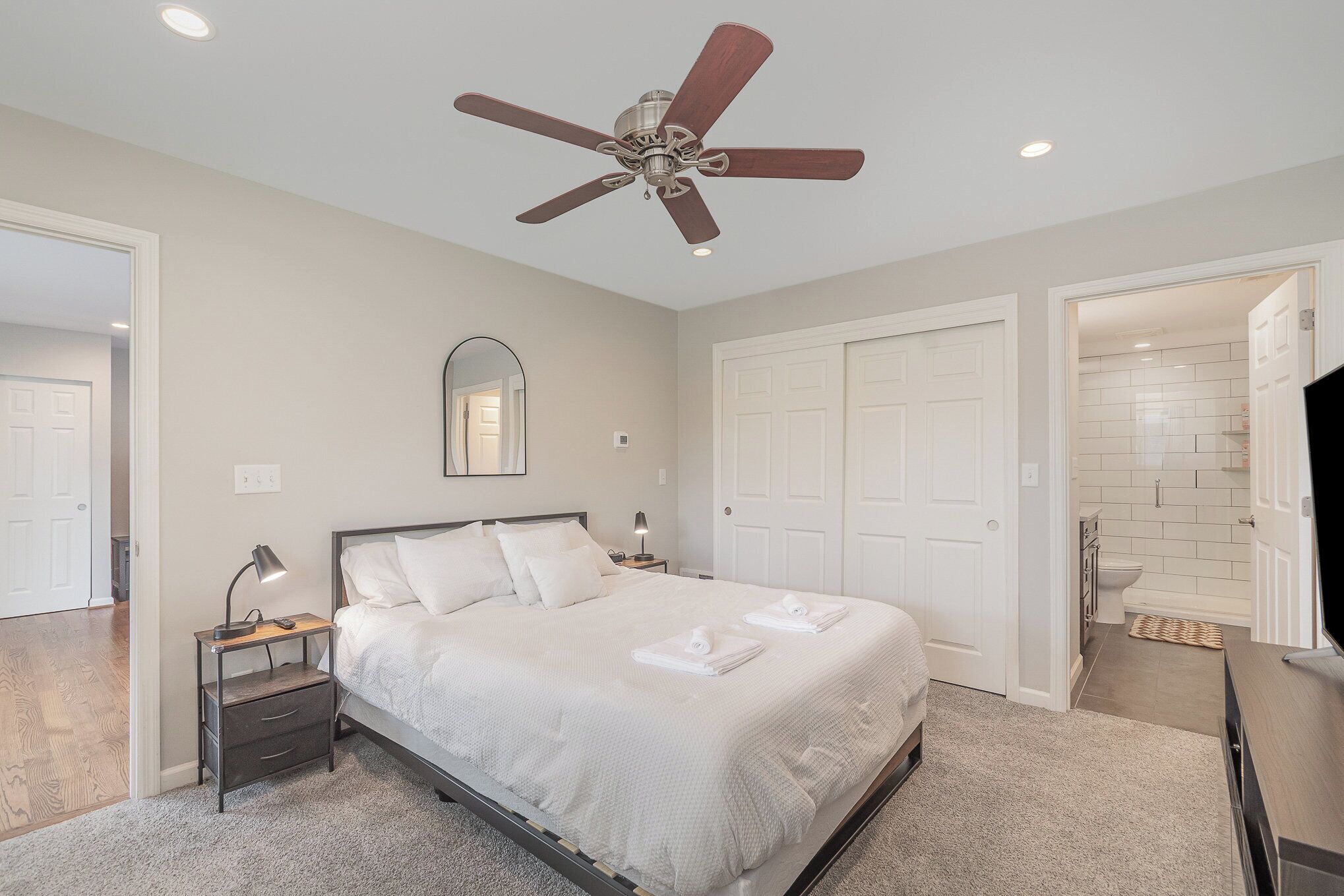 5 多间卧室、熨斗/熨衣板、WiFi、床单