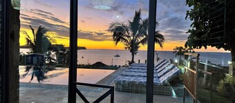 Oceanfront Luxury Villa with Infinity Pool and Private Beach