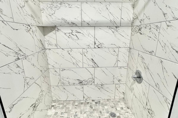Single Room | Bathroom