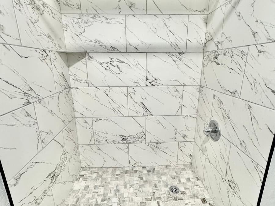 Single Room | Bathroom | Combined shower/tub, towels, soap, shampoo