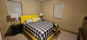 2 bedrooms, iron/ironing board, free WiFi, bed sheets