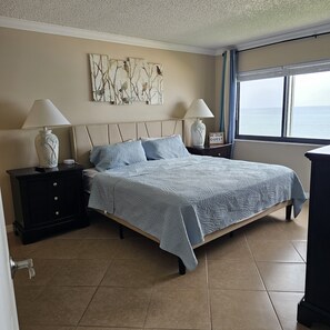 2 slaapkamers, een strijkplank/strijkijzer, gratis wifi, beddengoed