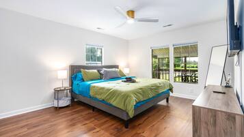 4 bedrooms, iron/ironing board, free WiFi, bed sheets