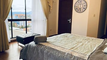 2 bedrooms, iron/ironing board, travel cot, free WiFi