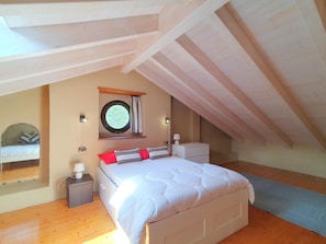 4 chambres, ameublement personnalisé