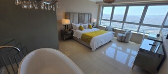 360° Sea View & Oran 5* 230m² Luxury