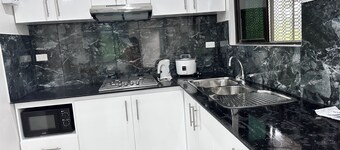 Cosy self contained studio apartment,5 mins from Nadi International Airport.