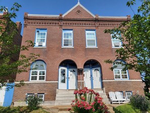 Exterior - Unique 1-bedroom apartment with AC in Historic Cherokee Art District St. Louis (St. Louis)