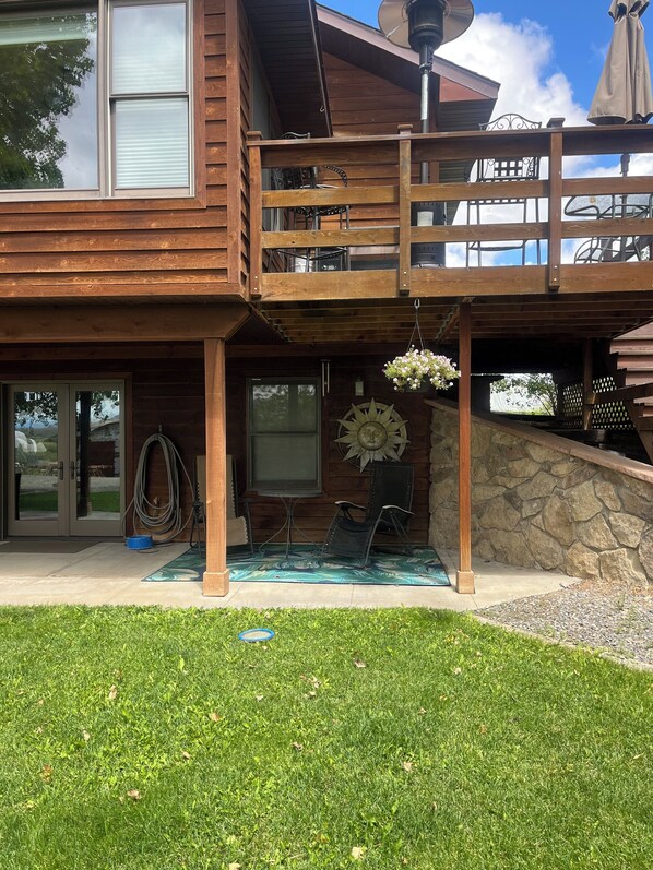 Exterior detail - Private suite with outdoor living area WIFI/AC (Powell)