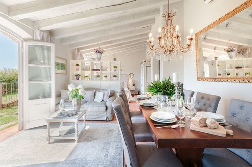 Tuscan Farmhouse With Infinity Pool Retreat