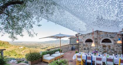 Tuscan Farmhouse With Infinity Pool Retreat