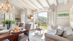 House | Living room - Tuscan Farmhouse With Infinity Pool Retreat (Lucca)