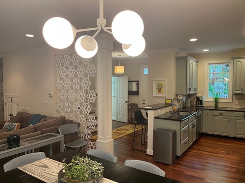 Convenient well appointed home near downtown Carrboro and farmers market