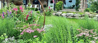 As Seen on HGTV - City Escape Ranch with Sauna, Gym & Soul-Soothing Vibes