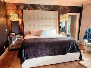 5 chambres, fer et planche à repasser, Wi-Fi, draps fournis