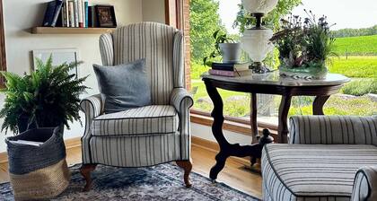 As Seen on HGTV - City Escape, Ranch with Sauna, Gym & Soul-Soothing Vibes