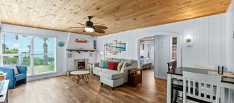 Walk To Beach, North End Restaurants, Night Life Steps Away!